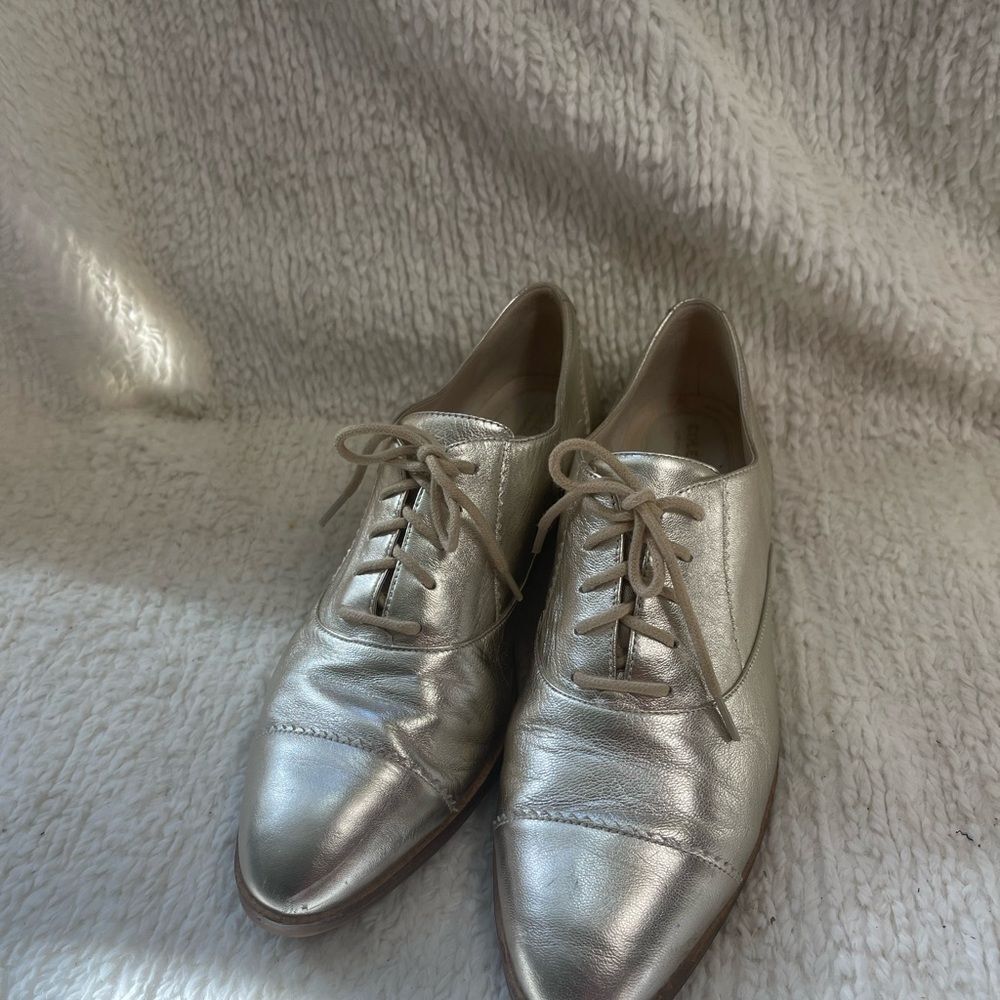 Metallic Gold Lace-Up Women's Oxford Shoes - Picture 3 of 10
